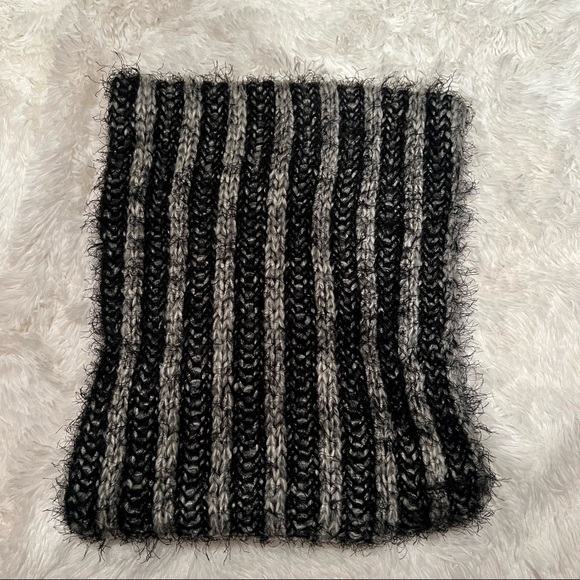 ❗️SALE NWT Madison 88 Infinity Scarf - Picture 2 of 2